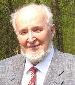 Евгений Петрович Челышев
