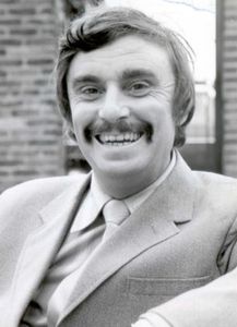 Leslie Thomas
