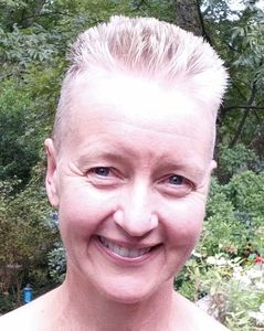 Lynne Huffer
