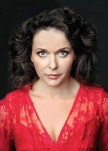 Julia Sawalha