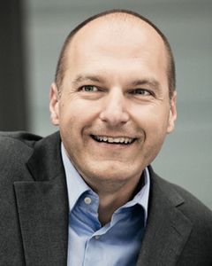 Frank Stauss