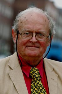 Bruce Arnold