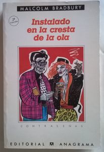 Instalado En La Cresta De La Ola