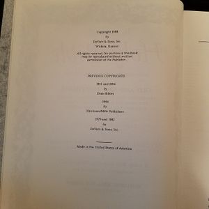 Holy Bible: Deluxe Reference Edition
