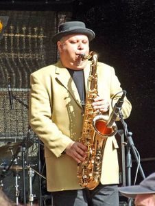 Tony Lakatos