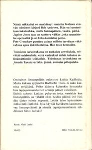 3 etsivää ja kävelevä linnunpelätin