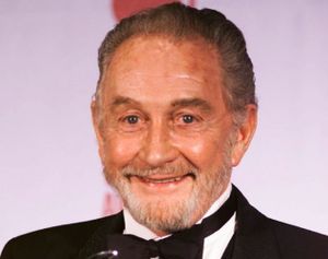 Roy Dotrice