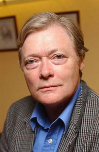 Simon Ward (2)