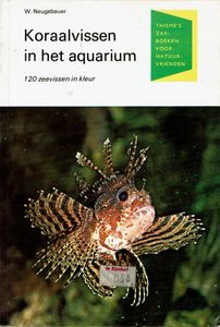 Koraalvissen In Het Aquarium. 120 Zeevissen In Kleur