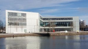 Bibliothèque Municipale, Ville De Caen