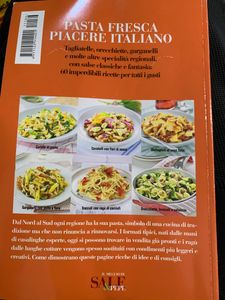 Il meglio di Sale & Pepe. Pasta fresca piacere italiano. Tagliatelle, orecchiette, garganelli e molte altre specialità regionali, con salse classiche e fantasia: 60 imperdibili ricette per tutti i gusti.