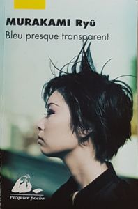 Bleu presque transparent