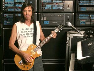 Tom Scholz