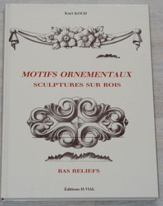 Motifs ornementaux sculptures sur bois Bas reliefs