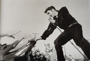 Taking Aim : Unforgettable Rock 'N' Roll Photographs