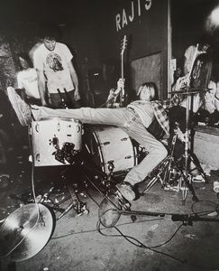 Taking Aim : Unforgettable Rock 'N' Roll Photographs