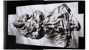 Visionaire 60: Religion