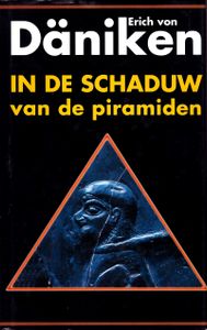 In de schaduw van de piramiden