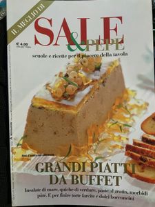 Il meglio di Sale & Pepe. Grandi Piatti Da Buffet. Insalate Di Mare, Quiche Di Verdure, Paste Al Gratin, Morbidi Pâté. E Per Finire Torte Farcite E Dolci Bocconcini.