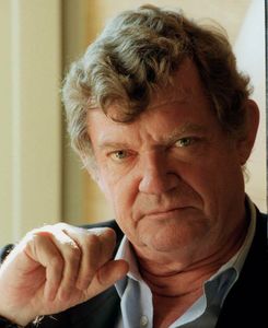 Robert Hughes