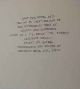 Early English Figure Pottery: A Collection of Ralph Wood and Contemporary Pottery