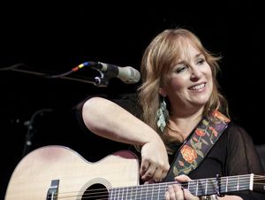 Gretchen Peters