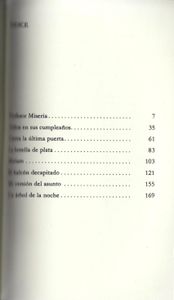 Un Árbol De La Noche