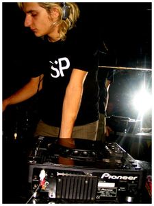 DJ Amistad