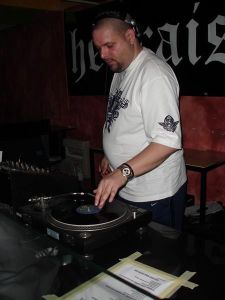 DJ Waxweazle