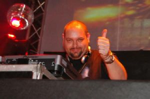 DJ Waxweazle