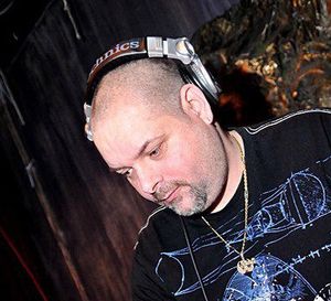 DJ Waxweazle