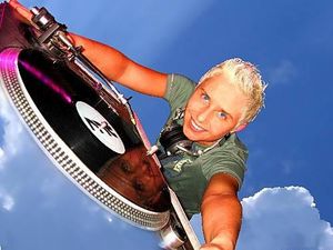 DJ Anna Lee