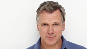 Erik Thomson