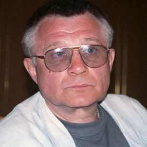 Александр Сурин