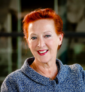Loes Luca