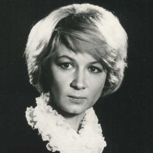 Алла Демидова