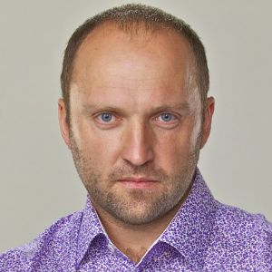 Александр Кобзарь