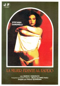 Una Donna Allo Specchio