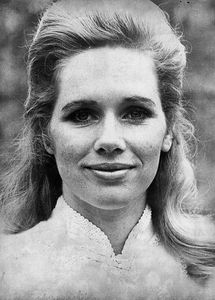 Liv Ullmann