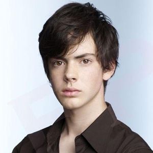 Skandar Keynes