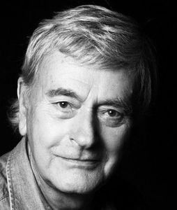 Barrie Ingham