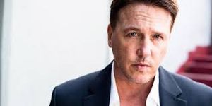 Lochlyn Munro
