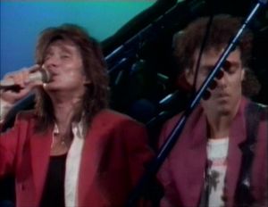 Journey: Girl Can't Help It (Live)