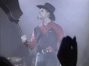 Garth Brooks: Ain't Going Down (Til The Sun Comes Up)