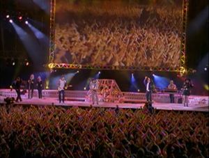 Garth Brooks: Tearin' It Up (And Burnin' It Down)