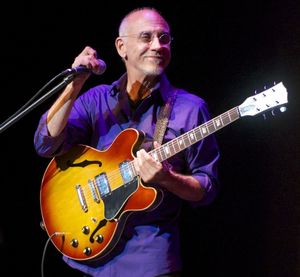 Larry Carlton