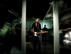 Keith Urban: Raining On Sunday