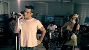 Robbie Williams: Make Me Pure