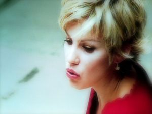 Faith Hill: Let Me Let Go