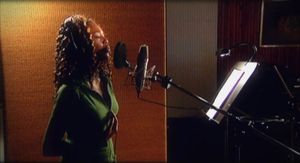 Raffaëla: Right Here Right Now